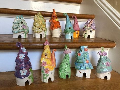 Tooth Fairy House, Medium House, Garden Fairies Figurines, Fairy House Crafts, Tiny Fairy, Clay Fairy House, Polymer Clay Fairy, Clay Fairies, Clay Houses