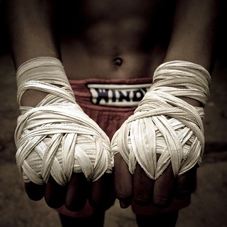 Thai/Burmese Boxers by Julian Bound, via Behance Boxer Aesthetic, Muay Thai Martial Arts, Thai Box, Boxe Thai, Boxing Girl, Boxing Gym, Man Up, Aikido, Sport Motivation