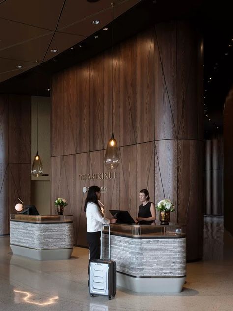 Te Arikinui Pullman Hotel | Warren and Mahoney Reception Area Ideas, Hotel Entrance Design, Luxury Reception Design, Boutique Hotel Reception, Hotel Lobby Bar, Hotel Reception Design, Lobby Reception Design, Hotel Lobby Interior Design, Hotel Receptionist