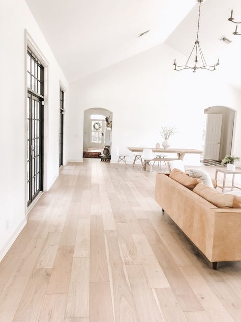 European Oak Shell Beach - Garrison Collection Products Oak Flooring Ideas, Oak Floor Living Room, Wood Floor Colors, Light Oak Floors, White Oak Flooring, White Oak Hardwood Floors, Light Wood Floors, White Oak Floors, Oak Flooring