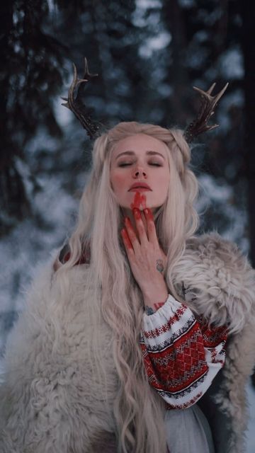 Winter Goddess, Goddess Outfit, Fairytale Aesthetic, Norse Myth, Viking Clothing, Artistic Pictures, Fairytale Fantasies, Winter Inspo, Witch Fashion