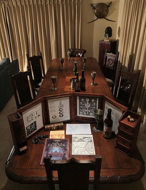 Dnd Room Ideas, Dungeons And Dragons Room, Dnd Room, Dnd Table, Dnd Diy, Dungeon Room, Board Game Room, Dnd Crafts, Nerd Room