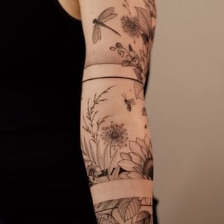 Vlada Tattoo Artist, Aestet Ink, Vlada Tattoo, Natur Tattoo Arm, Tattoo 2024, Nature Tattoo Sleeve, Free Hand Tattoo, Nature Tattoo, Arm Design