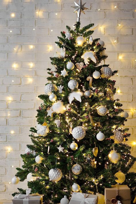 Standing at 6 Feet Tall with 1200 tips for fullness, this hinged Christmas tree is an eye-catching addition to your room decoration during the holidays. As an Amazon Associate I earn from qualifying purchases. #tree #chirstmastree #memories #christmas #holidays #festive #CommissionsEarned Christmas Tree 6ft, Pop Up Christmas Tree, 6ft Christmas Tree, Fir Christmas Tree, Christmas Tree Stand, Office Christmas Decorations, Simple Christmas Tree, Holiday Centerpieces, Office Christmas