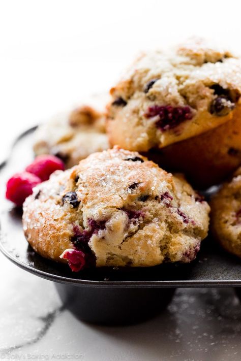 Jumbo Raspberry Muffins, White Choc Raspberry Muffins, Raspberry Chocolate Chip Muffins, Muffins Chocolate, Raspberry Chocolate Chip, Fruit Muffins, Sallys Baking, Morning Glory Muffins, Jumbo Muffins