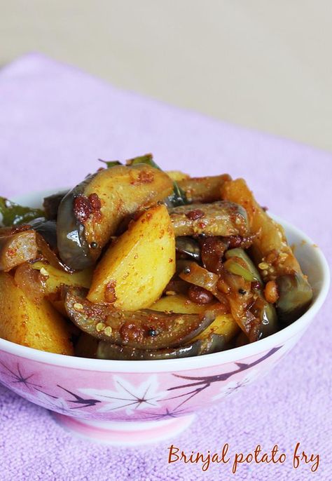 Brinjal Fry Recipe, Brinjal Recipes, Veg Kurma Recipe, Brinjal Fry, Potato Stir Fry, Brinjal Curry, Vegetable Curry Recipes, Indian Vegetarian Dishes, Andhra Recipes