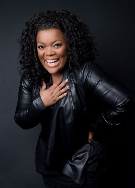 Yvette Nicole Brown - Community Wiki - Wikia Triangle Box Braids, Aisha Tyler, Nicole Brown, Hairstyle Ideas Easy, Poetic Justice Braids, Yvette Nicole Brown, Braided Hairstyle, Black Stars, Easy Hairstyle