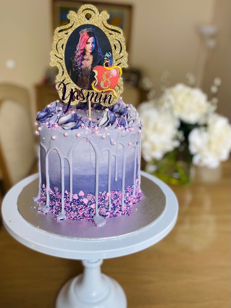 Mal Descendants Party Ideas Birthday, Desendents Birthday Cakes, Decendants Birthday Cakes, Decendents Cake Ideas, Descendants Cake Ideas Birthday, Decendants Cake Ideas, Descendants Party Ideas Cake, Descendants Birthday Cake Mal, Descendants Cake Ideas