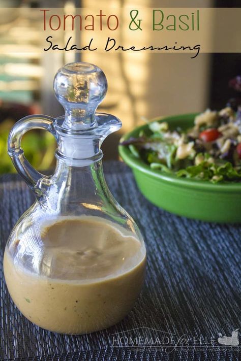 Tomato Basil Salad Dressing Basil Salad Dressing, Tomato Basil Salad, Real Food Dinner, Basil Salad, Clean Eating Salads, Super Salads, American Diet, Food Lunch, Homemade Salads