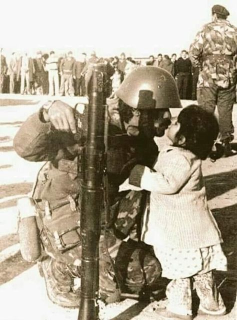 Iraqi soldier kisses his daughter goodbye before heading to the front, 1981. A Soldier, Iraq, Soldier, A Place, Kiss