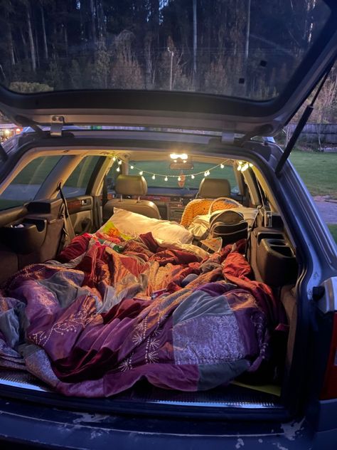 Bil Camping, Decor Christmas Home, Hippie Car, Drømme Liv, Car Deco, Cute Date Ideas, Home Decor Idea, Home Decor Christmas, Summer Goals