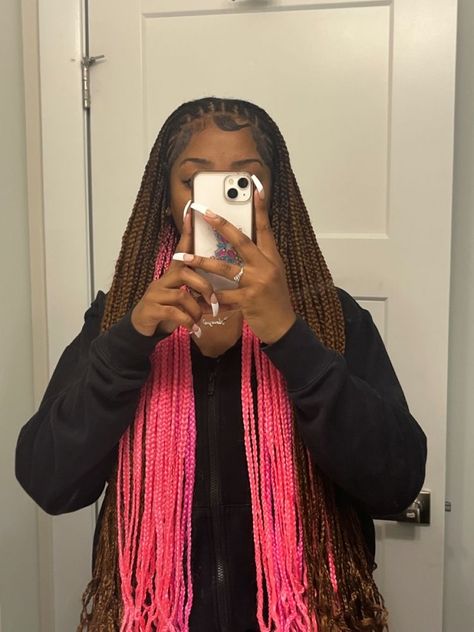 Fulani Braids Hairstyles Peekaboo, Peekaboo Braids Styles, Brown And Pink Peak A Boo Braids, Knotless Box Braids Pink And Brown, Fulani Peak A Boo Braids, Pink And Brown Fulani Braids, Small Braids With Color, Peak A Boo Braids Pink, Ginger And Pink Peekaboo Braids