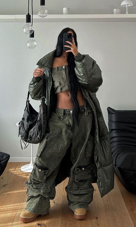 Streetwear Fashion Week, Green Outfit Ideas, Streetwear Lookbook, Streetwear Caps, Punk Style Outfits, Street Style Outfits Casual, Outfit Ideas Fall, Streetwear Inspiration, Look Festival