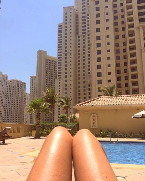 31 Crazy things nothing can prepare you for when you move to Dubai. The good, the bad, the weird and the wonderful of expat life in the desert listed in one ridiculous list on While I'm Young and Skinny, a Dubai based travel blog from a girl who is living the dream. She thinks? Moving To Dubai, Dubai Living, Dubai Nightlife, Dubai Trip, Dubai Travel Guide, Dubai Video, Dubai Beach, Dubai Vacation, Living In Dubai