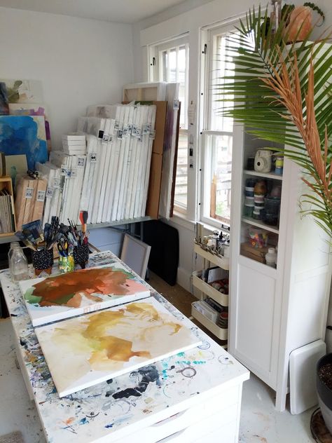 Studio Organization and Storage for Small Spaces — E.H. Sherman Art Studio Inspiration Small Spaces, Small Art Room Ideas, Small Art Studio Space, Small Art Room, Dream Art Studio, Art Studio Ideas, Storage For Small Spaces, Home Art Studios, Art Studio Storage