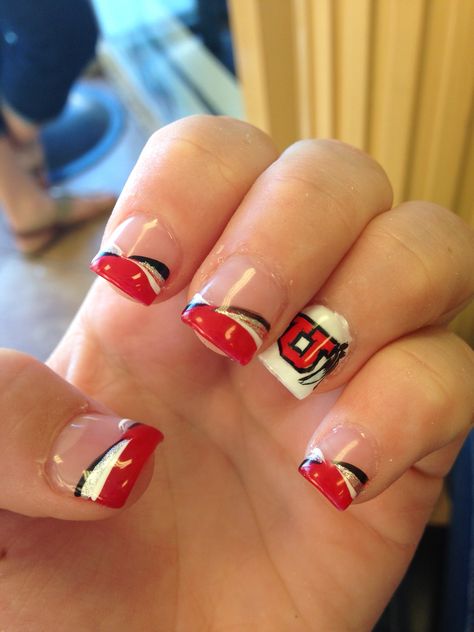 Utes nails Ut Nails Designs, Ut Football Nails, University Of Utah Nails, Utah Utes Nails, University Of Utah Football Nails, Utah Jazz Nails, Utah Utes, University Of Utah, Mom Style