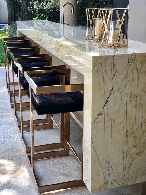 Luxury Custom made Quartz Outdoor Bar with Modern Rose Gold Bar Stools Modern Outdoor Bar Ideas Backyards, Outdoor Bar Ideas Modern, Luxury Barbeque, Terrace Bar Counter, Wood Grill Design, Terrace Bar Design Home, Grill Design Outdoor, Marble Bar Counter, Modern Outdoor Bar Stools