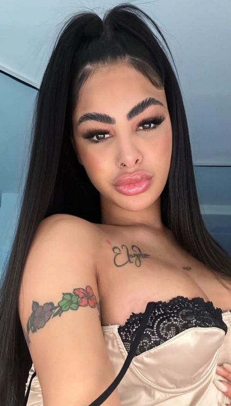 Puerto Rican Baddie, Latina Tattoo Ideas, Faith Wrist Tattoo, Black Spiderman, The Dating Divas, Good Morning Beautiful Pictures, Video Viral, Viral Tiktok, Baddie Hairstyles