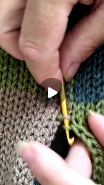 Knitting Sewing Seams, How To Join Knitting Pieces, Knit Seams Together, Sewing Together Knitting, How To Join Two Knitted Pieces, Sewing Knitted Seams Together, How To Join Knitted Pieces, Seaming Knitted Pieces, Joining Knitting Seams