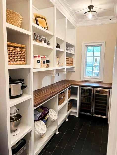 Creative Pantry Ideas, Walk In Pantry Ideas Layout, Butlers Pantries, Walk In Pantry Ideas, Pantry Renovation, Pantry Closet Design, Pantry Layout, House Pantry, Pantry Inspiration