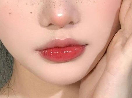 Lip Heart Shape, Small Heart Shaped Lips, Lip Filler Shape Ideas Korean, Full Heart Shaped Lips, Korean Cherry Lips Filler, Lips Claims For Dr, Heart Lips Shape, Heart Shaped Lips Aesthetic, Asian Hair Medium Length