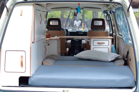 T4 Camper Interior Ideas, T3 Interior, Transit Camper Conversion, Kombi Interior, Vw T3 Camper, Vw Camper Conversions, Vw Bus T3, Vw Bus Interior, Vw T3 Syncro