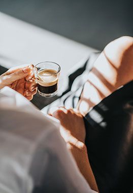 Coffee Shop Photography, Coffee Snacks, Coffee Shot, Coffee Shop Aesthetic, Coffee Photos, Food And Beverage, Coffee Photography, Aesthetic Coffee, Coffee Is Life