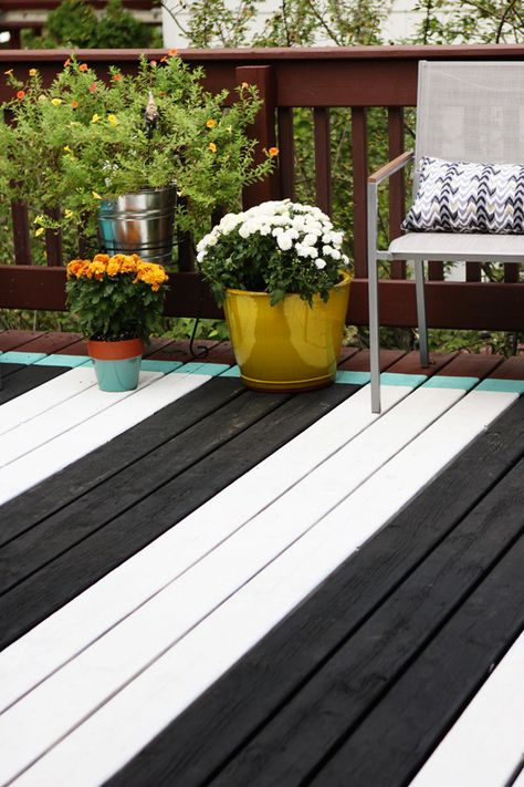 Deck Painting Ideas - 32 Colorfully Painted Decks and Porches Deck Painting Ideas, Painted Deck Floors, House With Red Door, Painted Pool Deck, Painted Decks, Dark Blue Grey Paint, Porch Floor Ideas, Landscaping Natural, Deck Painting