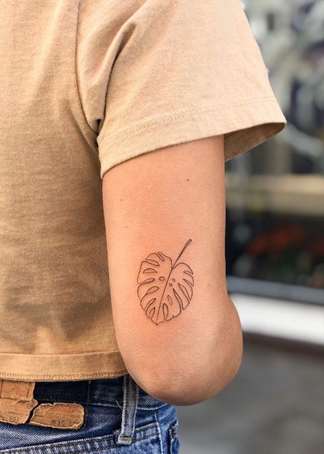 Minimal Monstera Tattoo, Plant Tiny Tattoo, Elephant Plant Tattoo, Plant Line Art Tattoo, Hawaii Related Tattoos, Tattoo Ideas Cactus, Dainty Monstera Tattoo, Friend Plant Tattoos, Tattoo For Plant Lovers