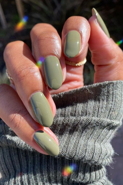 Spring Almond Nails in Olive Green Olive Dip Nails, Oliver Green Nails, Dip Nail Ideas Oval, Short Almond Solid Color Nails, Matcha Colored Nails, Olive Green Dip Nails, Almond Nails Olive Green, Olive Colored Nails, Olive Green Toe Nails