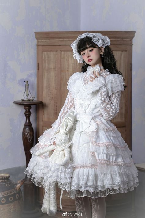 Dollcore Outfits, Gothic Outfits, Kawaii Clothes, Harajuku Fashion, Lolita Dress, Gothic Lolita, A Train, Lolita Fashion, Alternative Fashion