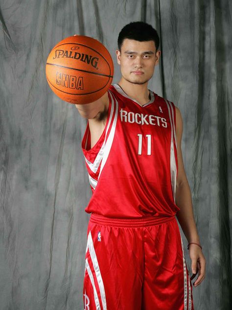 Yao Ming, Basketball Icon, Sports Marketing, Olympic Athletes, Nba Stars, Nba News, Design School, Sports Style, Asian American