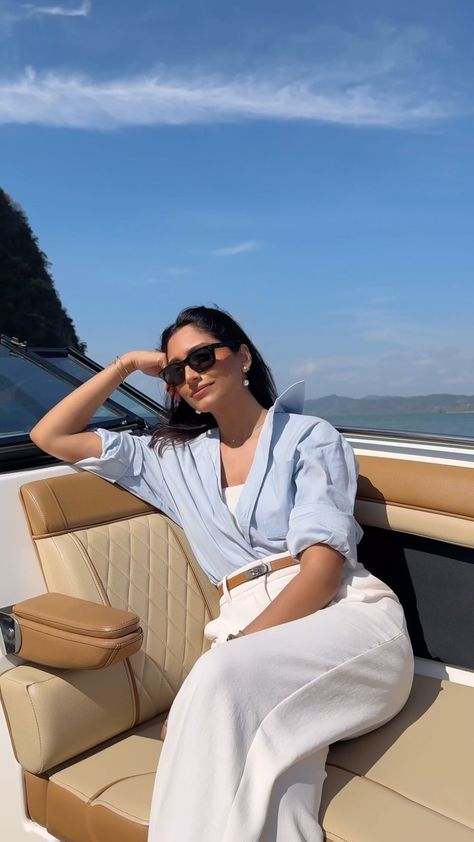 Hannah (@cocobeautea) • Instagram photos and videos Outfits For A Boat Ride, Cold Boat Day Outfit, Boat Ride Outfit, White Outfit Classy, Sailboat Outfit, Beach Dinner Outfit, Boat Day Outfit, Yacht Party Outfit, Boat Attire