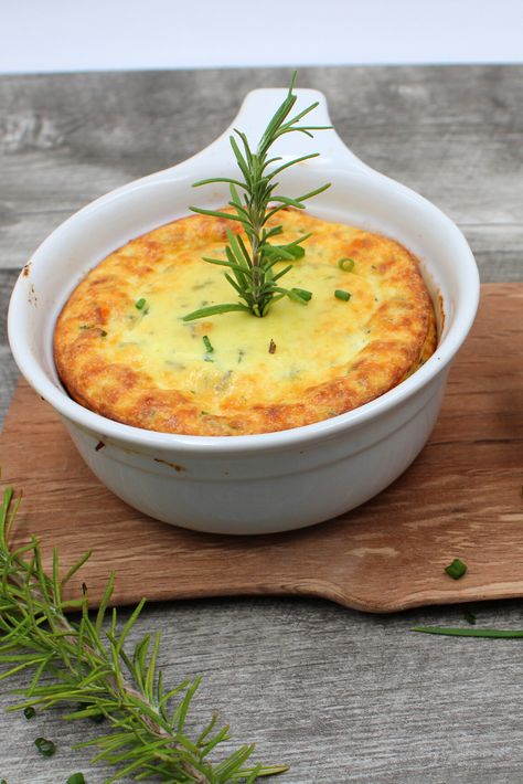 Easy, simple rosemary parmesan ricotta bake takes only Minutes to prepare using ricotta, eggs and cheese. Great as a keto appetizer or as a main meal. #keto #glutenfree #easy #appetizer #main #ricotta #cheese #parmesan #rosemary #quick #simple Ricotta Eggs, Ricotta Bake, Flax Seed Crackers, Ricotta Cheese Recipes, Eggs And Cheese, Baked Ricotta, Seed Bread, Crash Test, Baked Eggs