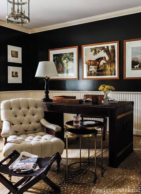 black walls with white wainscoting in an office Masculine Office Decor, Cozy Office, Traditional Office, Real Estat, New England Homes, Office Inspiration, A Living Room, House And Home Magazine, Home Office Design