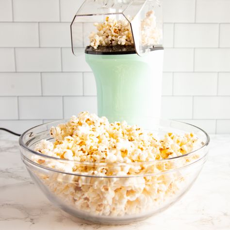 Popcorn On The Stove, How To Make Popcorn, Air Popper, Healthy Popcorn, Snack Mixes, Air Popped Popcorn, Flavor Combinations, Diet Ideas, Popcorn Recipes