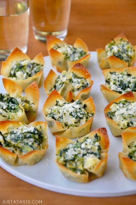 Spinach-Artichoke Dip Wonton Cups - Just a Taste Wonton Cups, Won Ton, Wonton Recipes, Mini Appetizers, Hot Appetizers, Classic Appetizers, Just A Taste, Spinach Artichoke Dip, Artichoke Dip