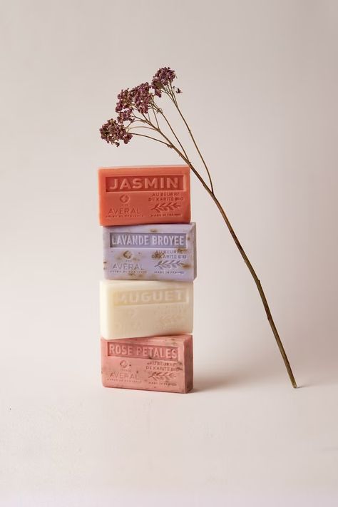 Natural Soap Branding, Soap Photography Styling, Soap Photography Products, Soap Product Photography, Aesthetic Soap, Soap Aesthetic, Soap Advertisement, Organic Flowers, Soap Photography