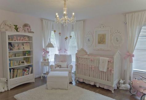 Sweet baby room. Pink Vintage Nursery, Ivory Nursery, Baby Curtains, Diy Room Decor For Girls, Boy Nursery Design, Nursery Vintage, Shabby Chic Modern, Baby Room Curtains, Blush Nursery