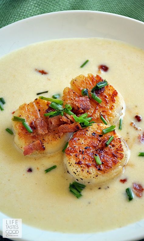 Corn Puree Recipe, Scallops With Corn, Corn Puree, Shoepeg Corn, Bacon Scallops, Aphrodisiac Foods, Coquille St Jacques, Pan Seared Scallops, Seared Scallops