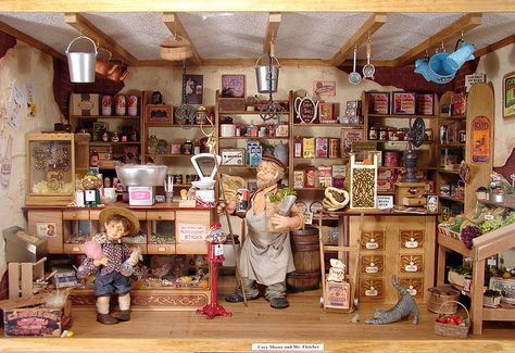 1940's General Store 1:12 Scale Miniature | Flickr - Photo Sharing! Miniature General Store, Dolls House Shop, Mini Store, Miniature Scenes, Mini Doll House, Room Boxes, Miniature Rooms, It's A Small World, Miniature World