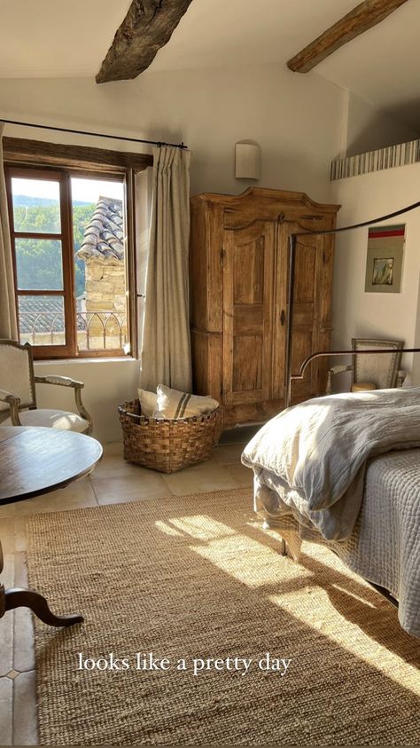 Mediterranean Bedroom, Cottage Bedroom, Dream Apartment, Dream House Interior, Farmhouse Bedroom, House Room, The Bedroom, House Inspo, Dream Home Design