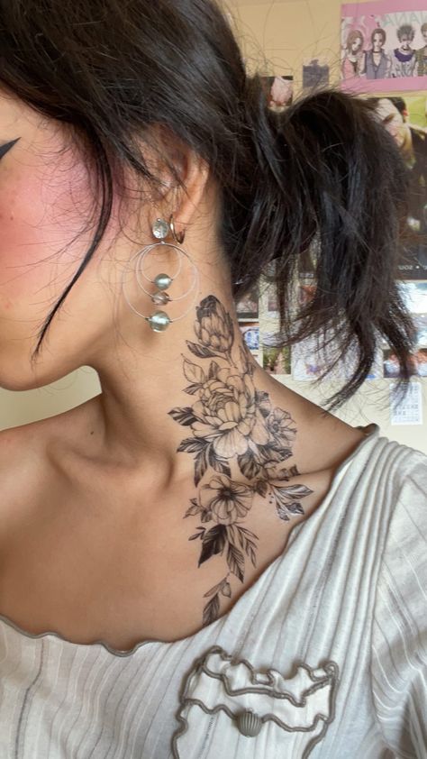 Botanical Neck Tattoo, Neck Floral Tattoo, Floral Neck Tattoo For Women, Neck Tattoo Floral, Neck Tattoos Women Throat, Side Neck Tattoos Women, Floral Neck Tattoo, Neck Tattoo Cover Up, Flower Neck Tattoo