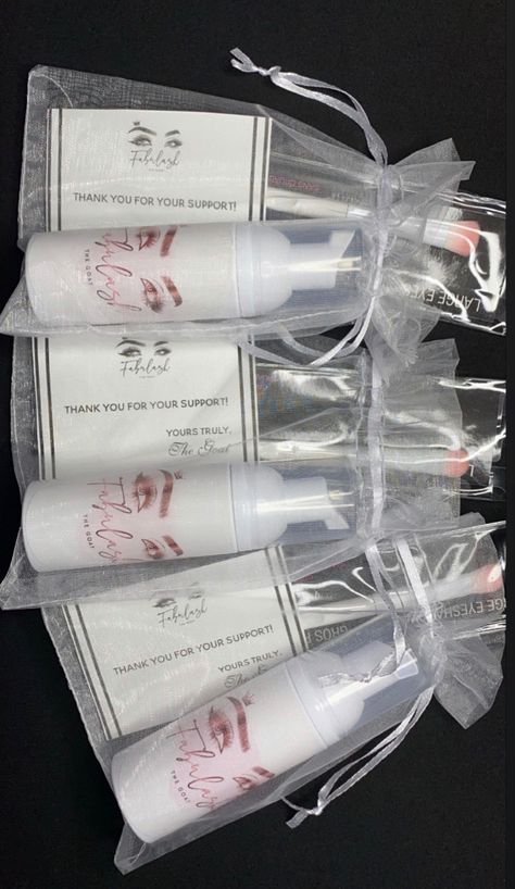 Lash Essentials, Lash Kit Ideas, Lash Goodie Bag Ideas, Lash Care Kit Ideas, Lash Extension Aftercare Kit Ideas, Lash Tech Goodie Bags, Traveling Lash Tech, Lash Aftercare Kit Ideas, Lash Tech Gift Bags