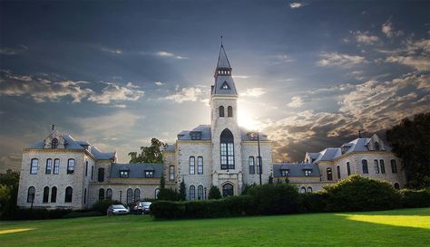 12 Things That Make Kansas State University The Best University Dorms, New Urbanism, Kansas Usa, K State, Kansas State University, Kansas State Wildcats, University Of Kansas, Dream School, Kansas State