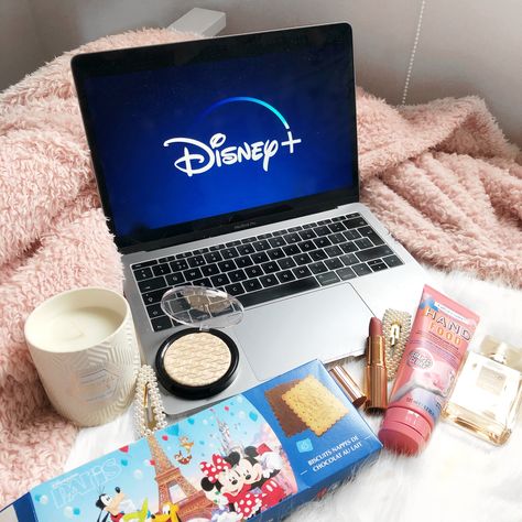 Macbook Flatlay, Netflix Chill, Airpods Apple, Funny Tattoos, Netflix And Chill, Education Design, Disney Plus, Wedding Art, Throw Blankets