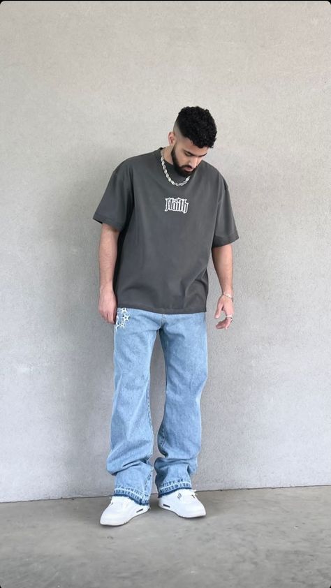 Styling Baggy Tshirts, H And M Outfits Men, Clean Look For Men, Mens Oversized Outfits, Oversize Black Shirt Outfit, Black Oversized Tshirt Outfit Men, Man Oversized Outfit, Oversized Jeans Outfit Men, Oversize Jeans Outfit