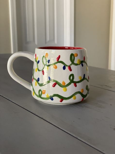 I've been dreaming of a white Christmas! What about you? Christmas Mug Painting Ideas Diy, Diy Painted Mugs Christmas, Christmas Cup Painting Ideas, Christmas Ceramics Mugs, Christmas Cup Painting, Christmas Mug Pottery Painting, Diy Christmas Ceramics, Things To Paint On Ceramics, Painting Pottery Ideas Christmas