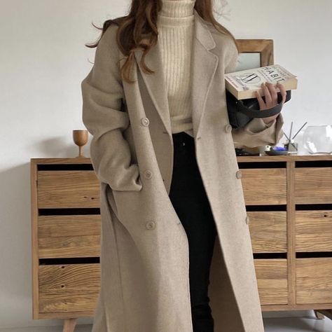 Minimalist Cold Weather Outfit, Beige Coat Outfit Winter, Comforting Aesthetic, Beige Coat Outfit, Academia Outfits, Beige Coat, Outfits I Would Wear, Tea Cozy, Cozy Socks