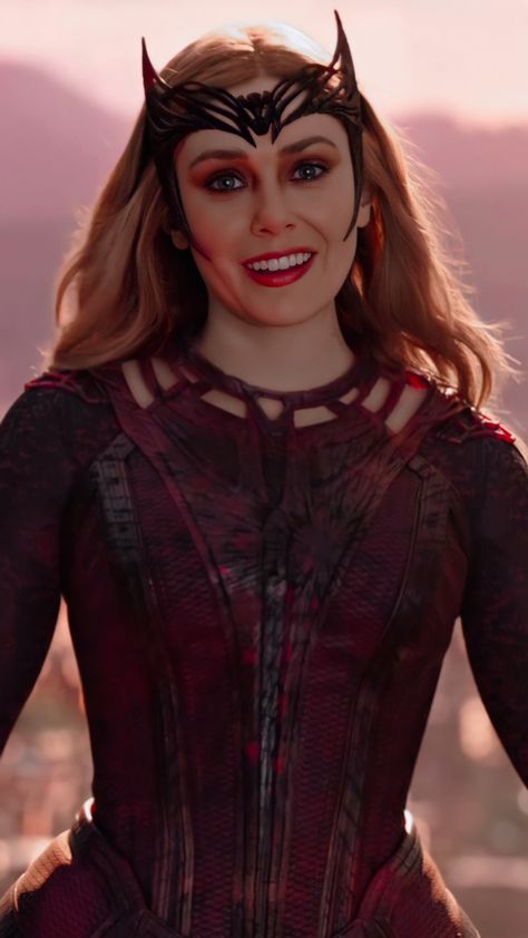 #scarletwitchwallpaper #scarletwitch #wandamaximoff #marvel #doctorstrangeinthemultiverseofmadness #elizabetholsen Olsen Scarlet Witch, Scarlet Witch Cosplay, Toni Stark, Witch Wallpaper, Elizabeth Olsen Scarlet Witch, Scarlet Witch Marvel, Marvel Images, Scarlett Witch, Marvel Avengers Movies